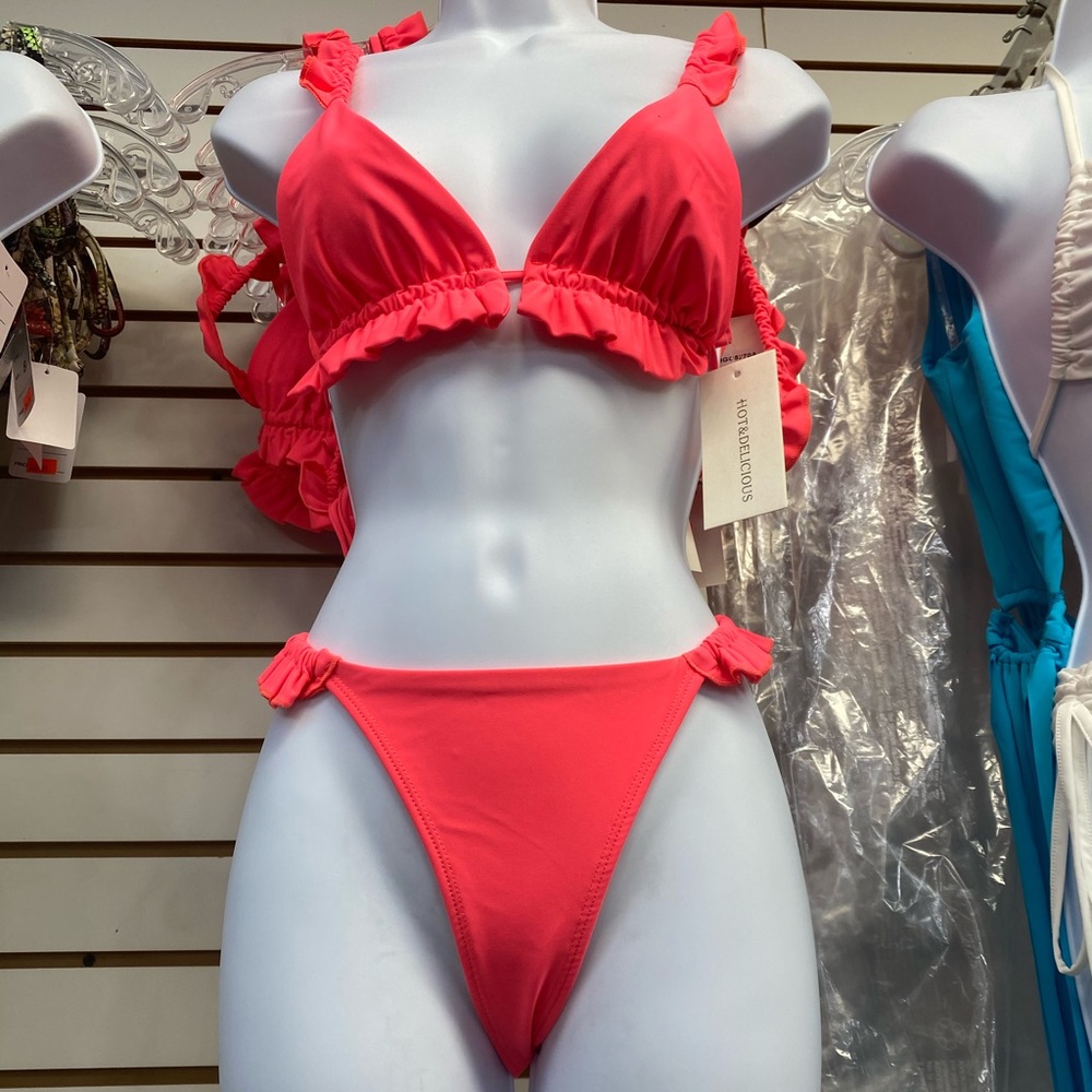 Ruffle bikini - Picture 2 of 2